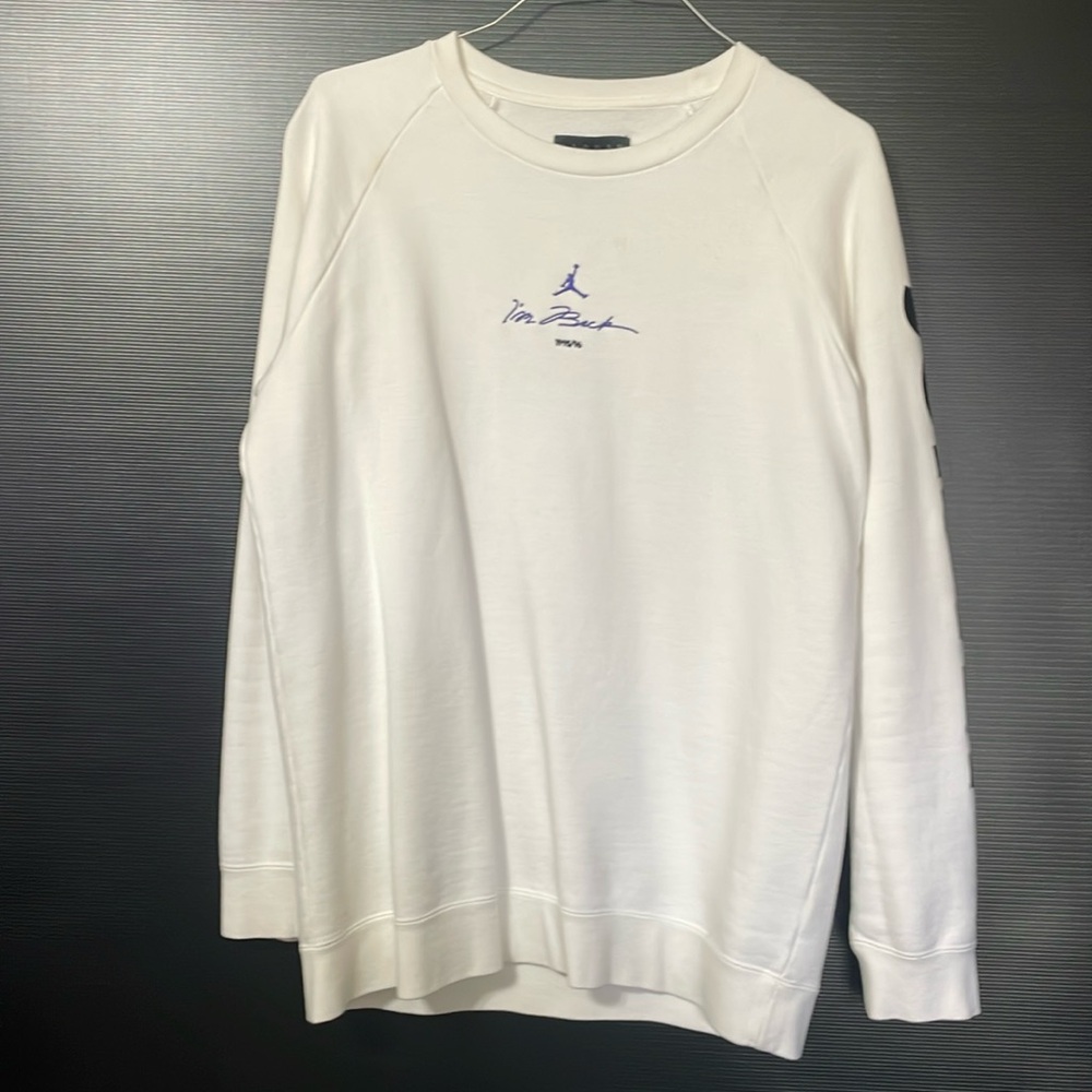 Jordan 11 large white sweater